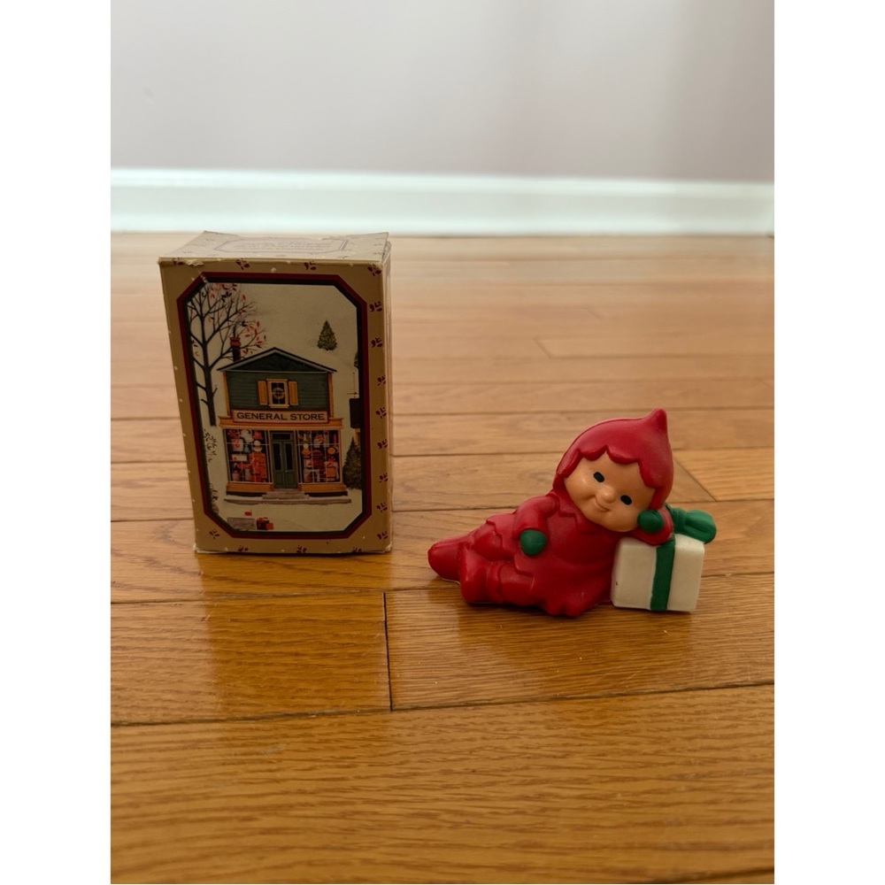 Avon Vintage 1982  Santa’s Helper Boy Pomander Festive Garlands